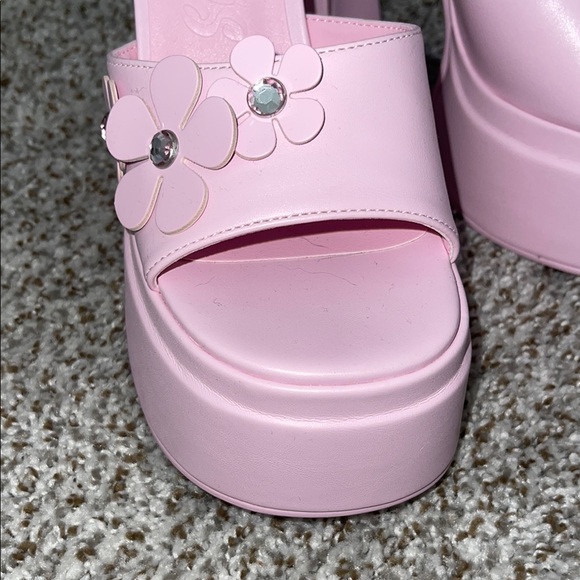 NWOT Pink Platform Sandals with Floral Accents - Picture 3 of 7